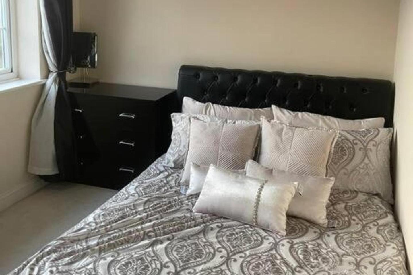 Charming House With Garden - Sleeps 6 & Parking West Drayton (Middlesex)